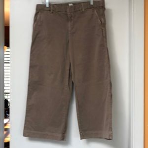 GAP Pants - Gap wide leg cropped chinos 10P GAP Pants - Gap wide leg cropped chinos 10P